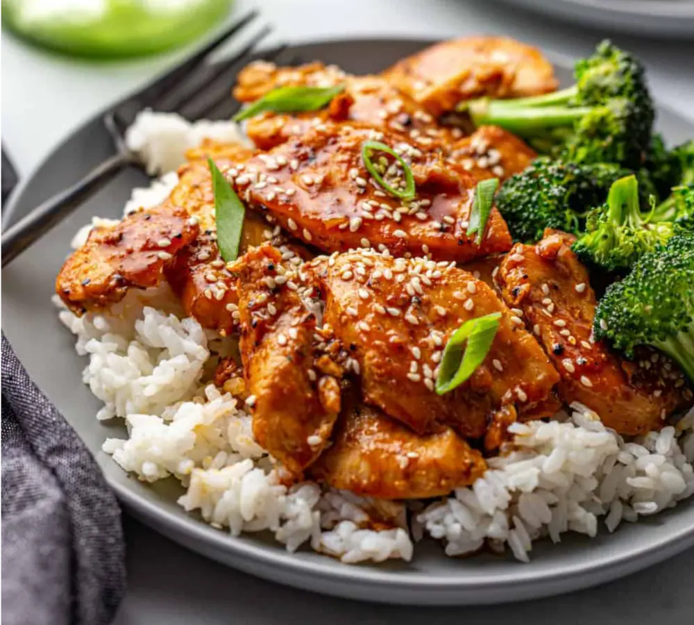 Huhn mit Brokkoli aus dem Wok